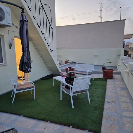 לינה וארוחת בוקר מונופולי La Terrazza Di Rosalba מראה חיצוני תמונה