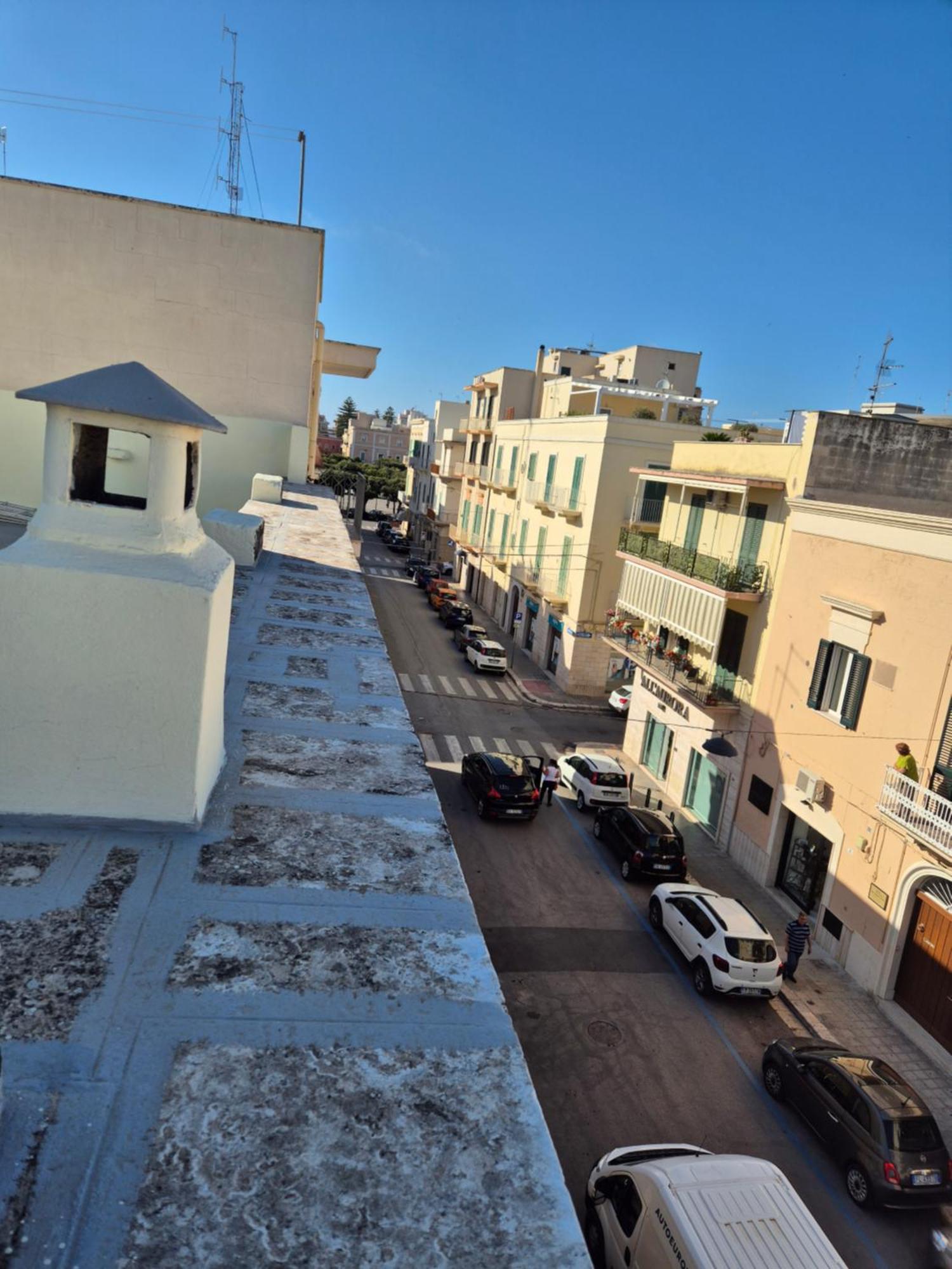 לינה וארוחת בוקר מונופולי La Terrazza Di Rosalba מראה חיצוני תמונה