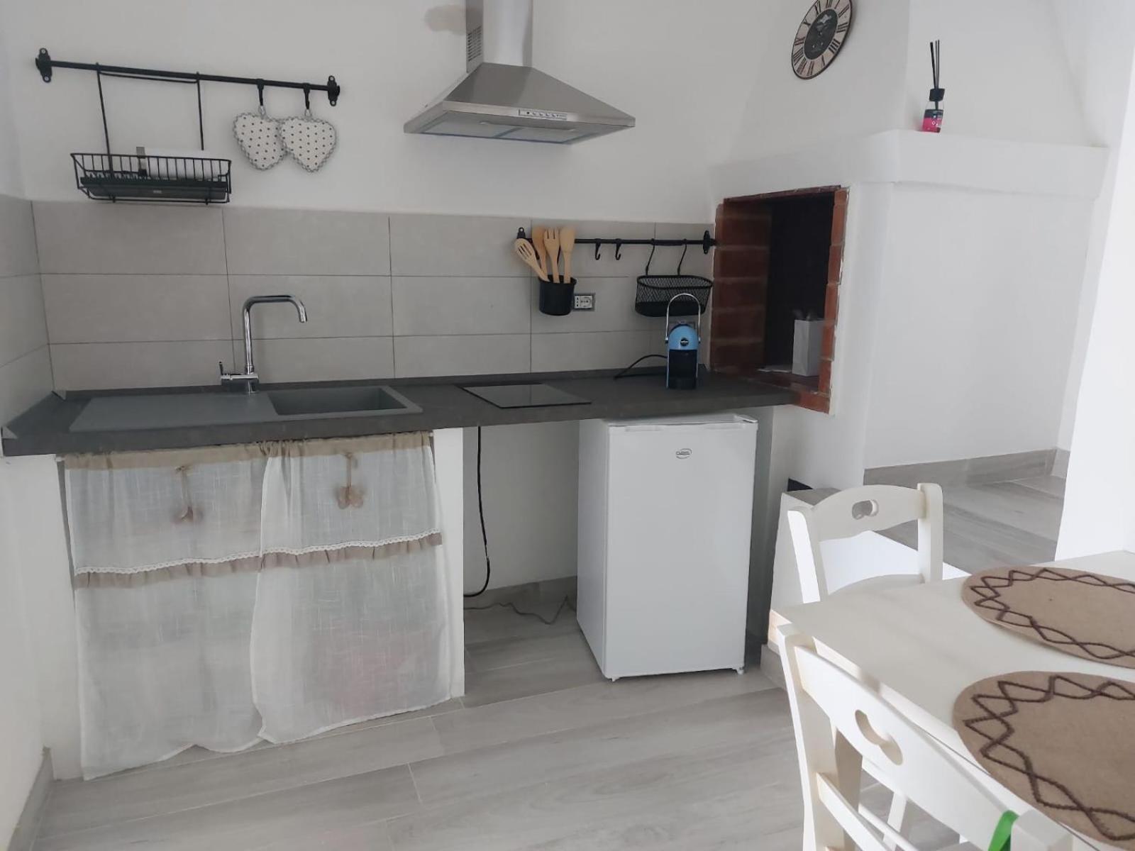 לינה וארוחת בוקר מונופולי La Terrazza Di Rosalba מראה חיצוני תמונה