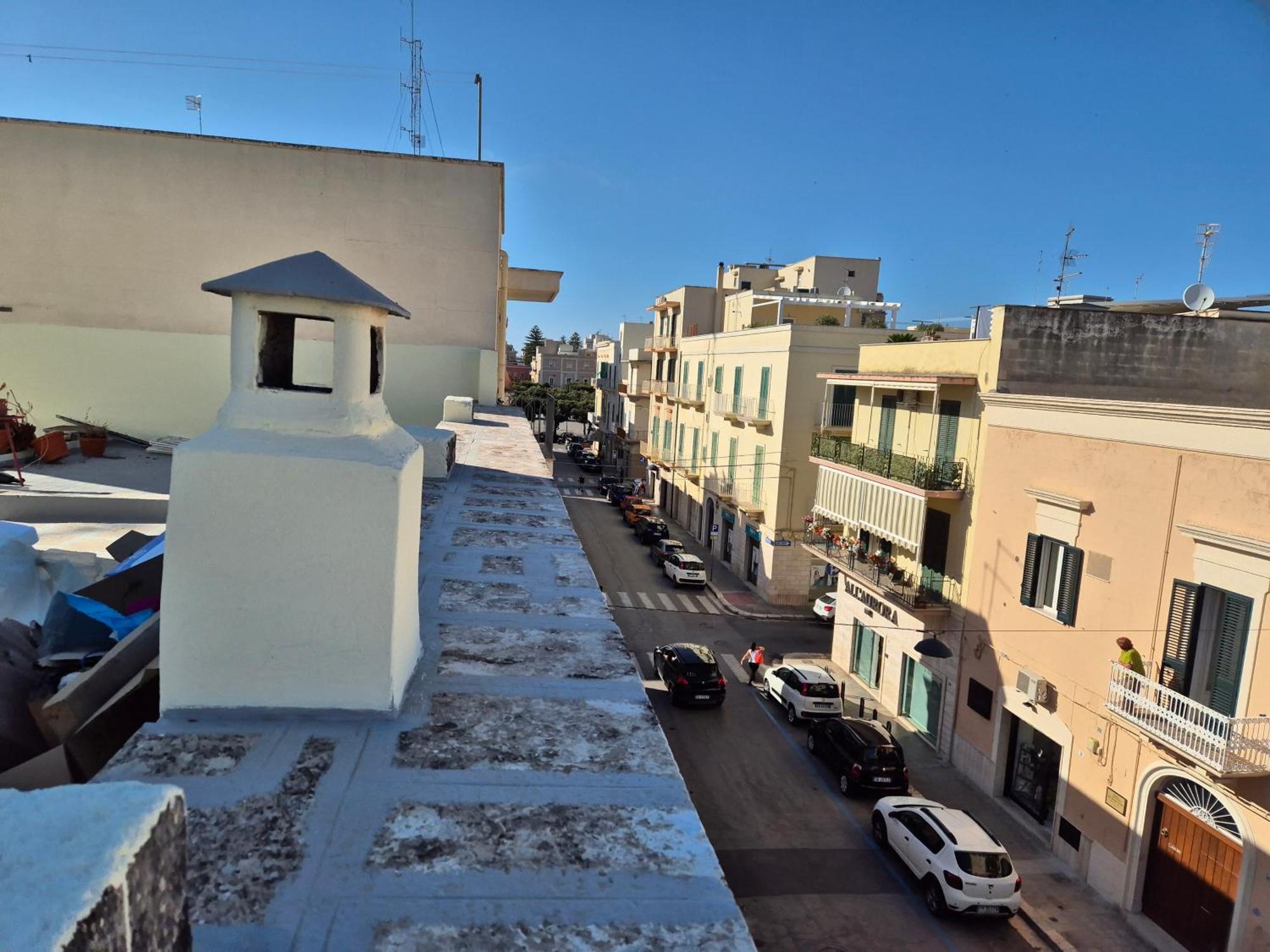 לינה וארוחת בוקר מונופולי La Terrazza Di Rosalba מראה חיצוני תמונה